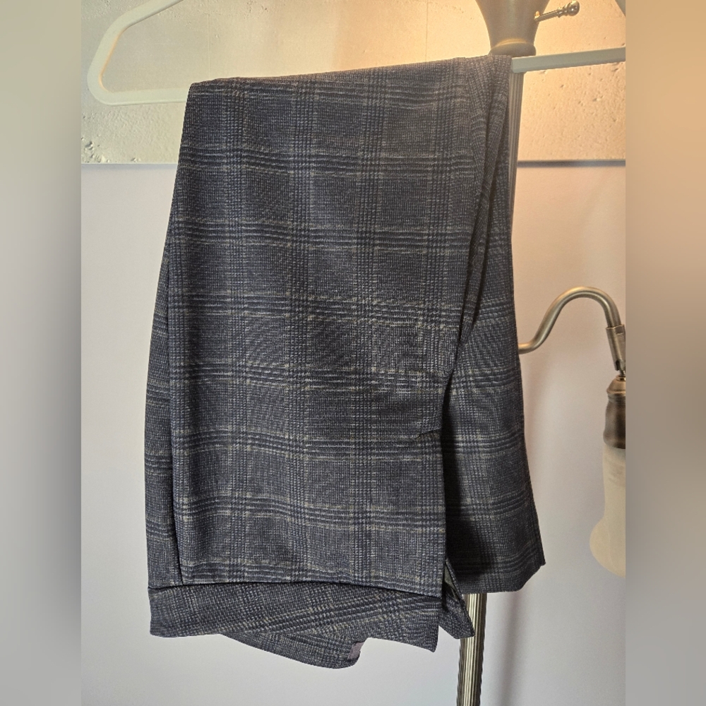 NYDJ Blue and Black Trousers with Subtle Pattern